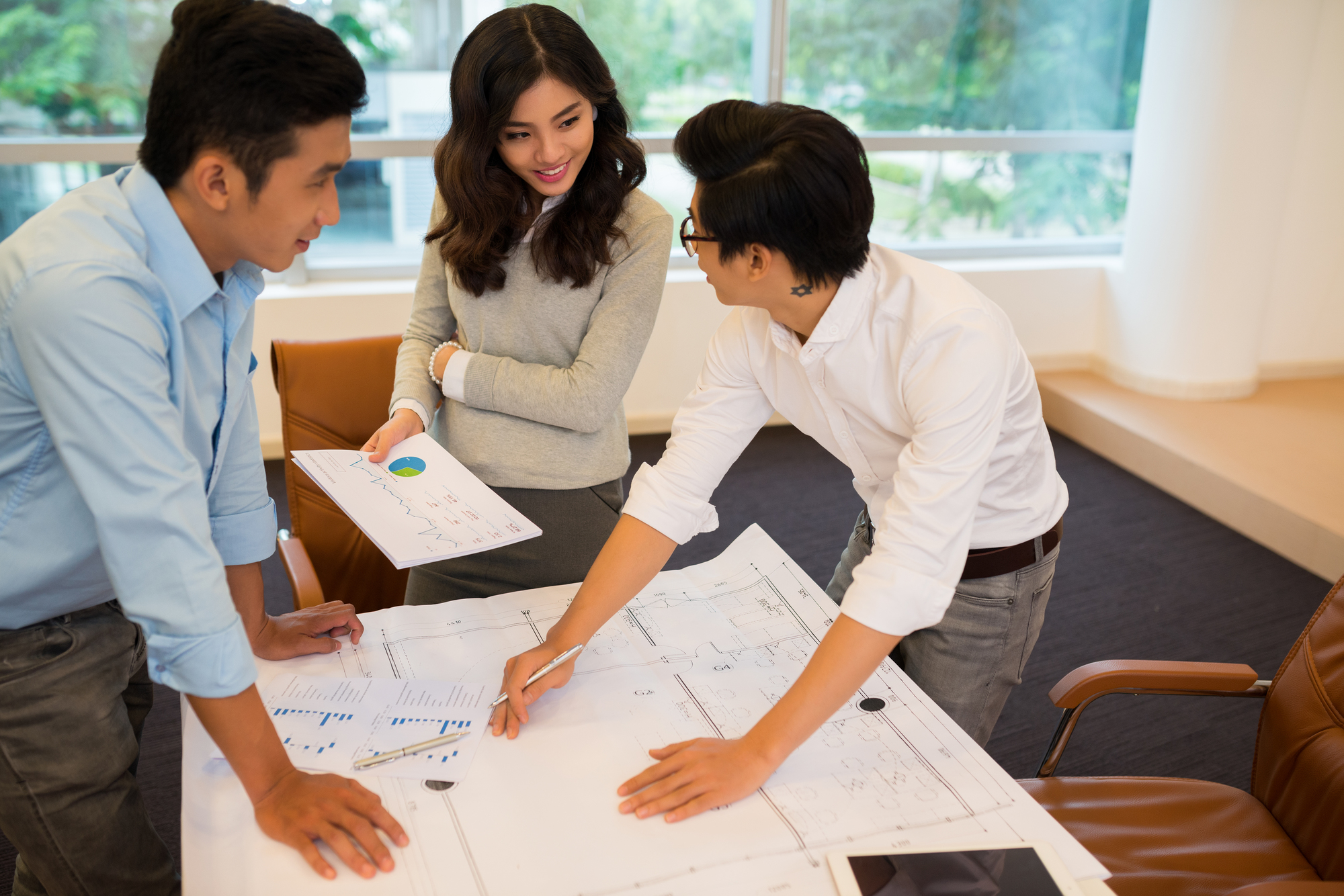 オフショア開発に関する会議の様子